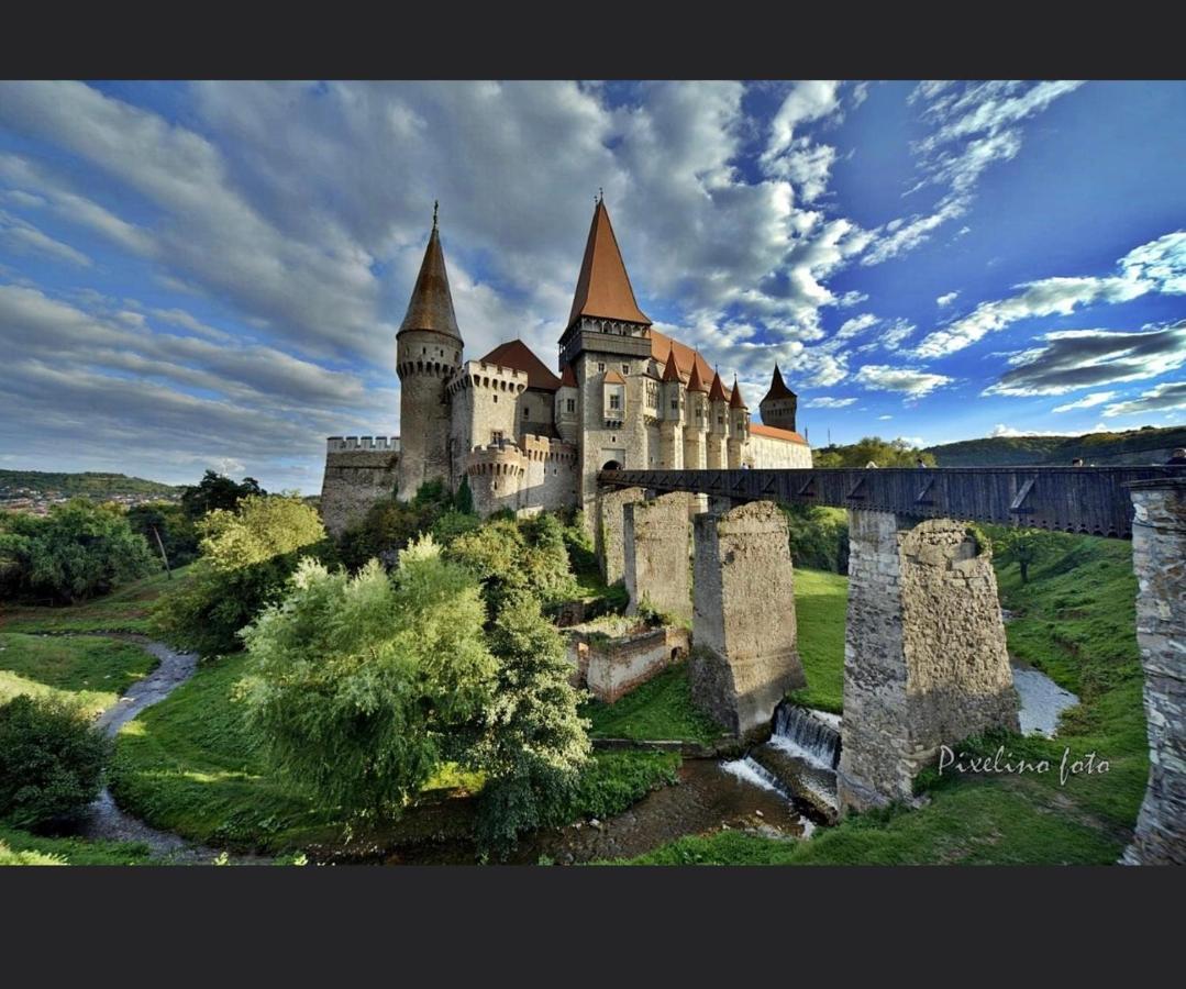 Caris Home Hunedoara Exterior photo