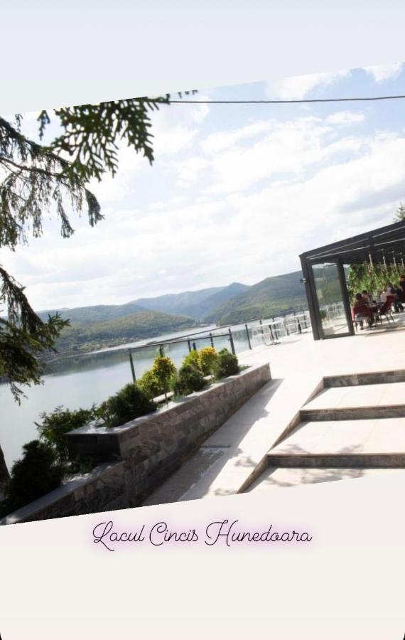 Caris Home Hunedoara Exterior photo